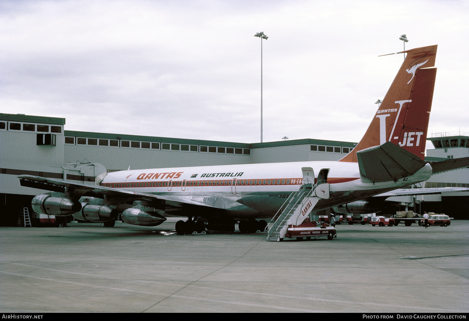 Aircraft Photo of VH-EAG | Boeing 707-338C | Qantas | AirHistory.net #294394