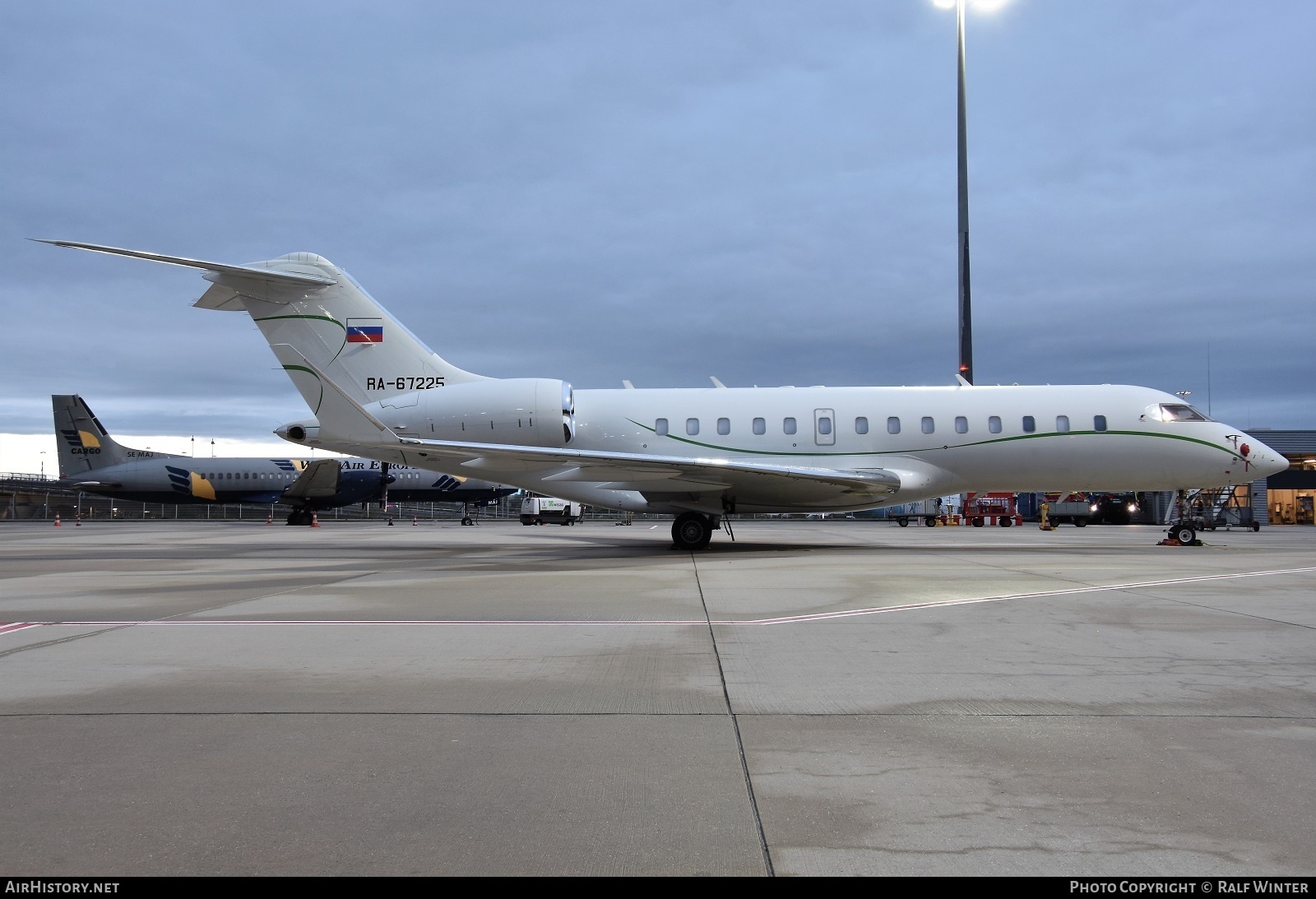 Aircraft Photo of RA-67225 | Bombardier Global 5000 (BD-700-1A11) | AirHistory.net #294412