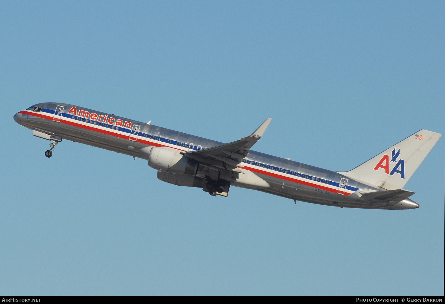 Aircraft Photo of N696AN | Boeing 757-223 | American Airlines | AirHistory.net #294717