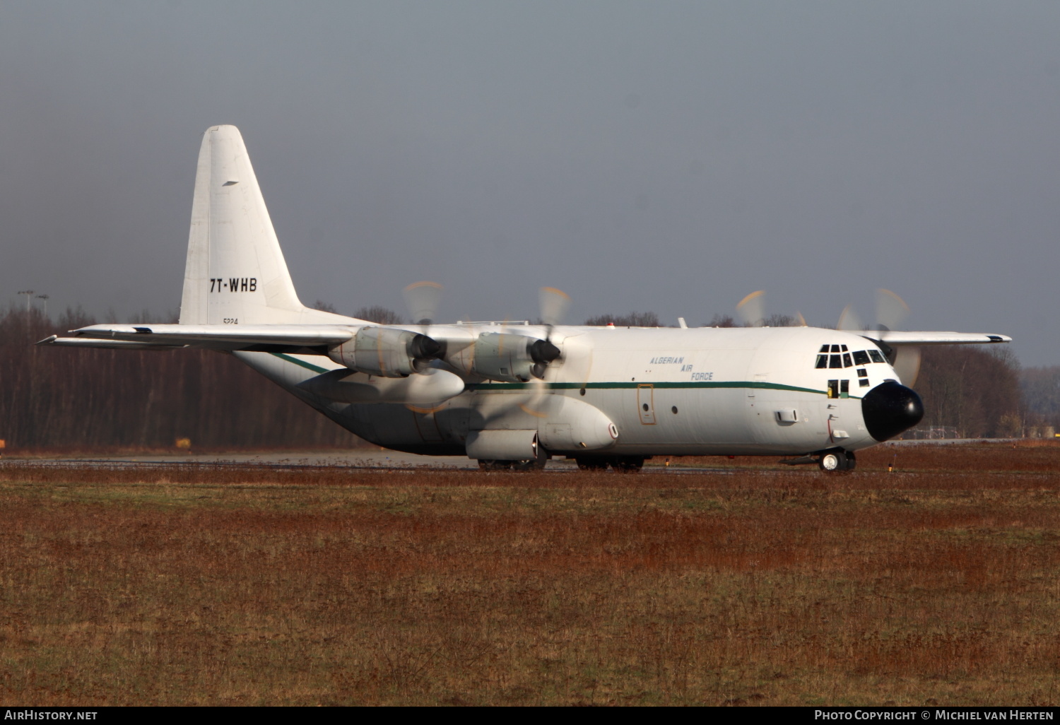 Aircraft Photo of 7T-WHB / 5224 | Lockheed C-130H-30 Hercules (L-382) | Algeria - Air Force | AirHistory.net #294730