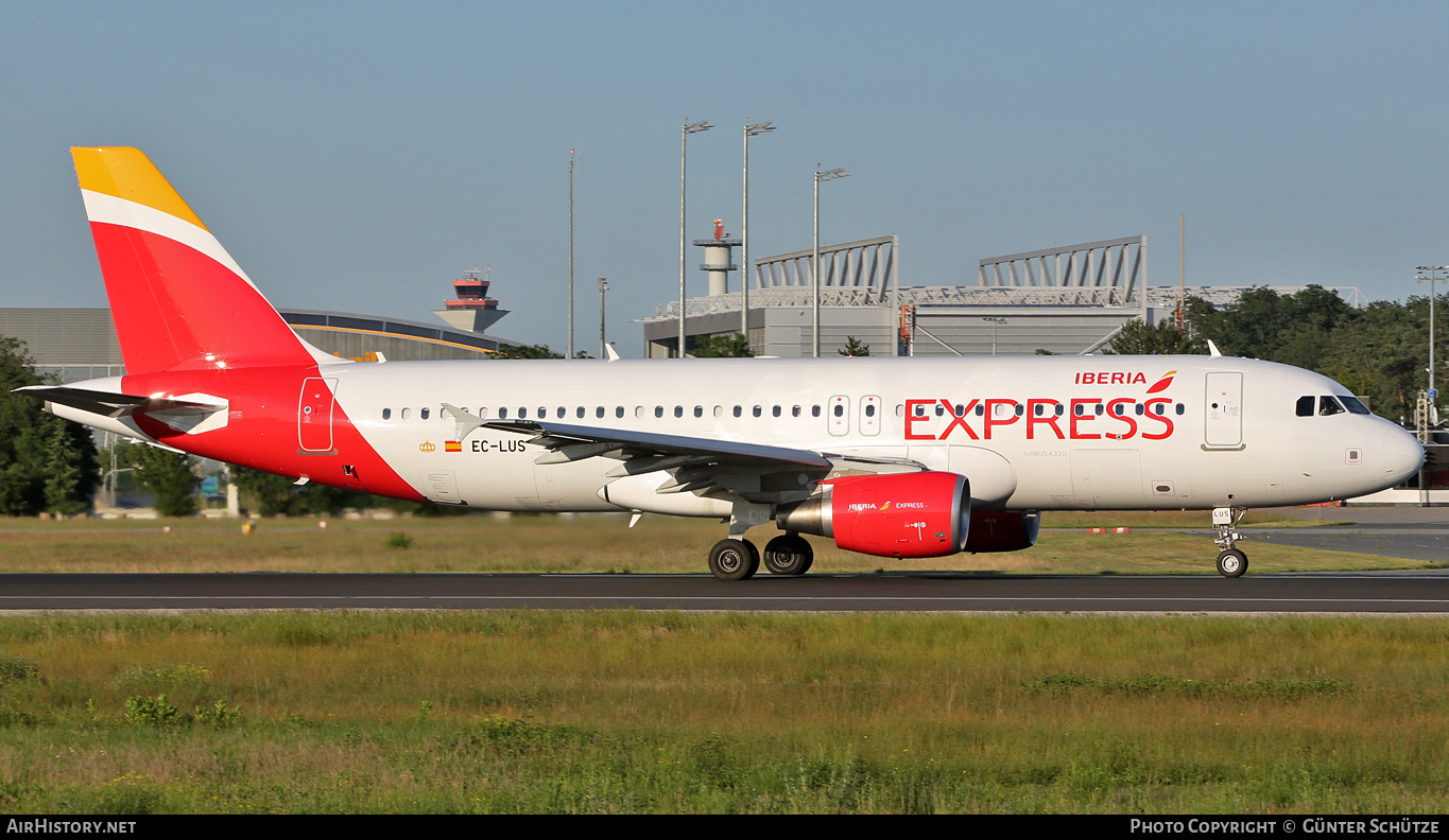 Aircraft Photo of EC-LUS | Airbus A320-216 | Iberia Express | AirHistory.net #294876