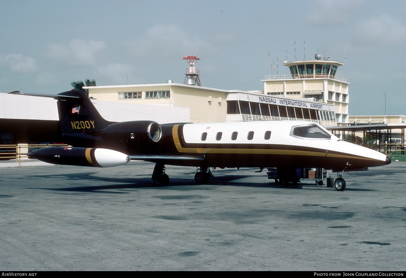 Aircraft Photo of N200Y | Gates Learjet 36 | AirHistory.net #295106