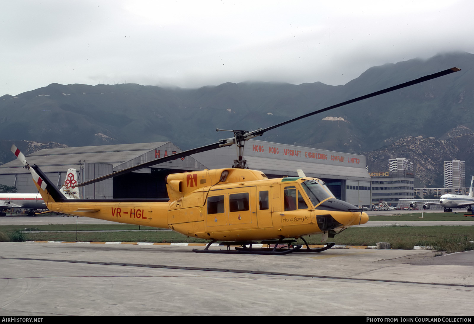 Aircraft Photo of VR-HGL | Bell 212 Twin Two-Twelve | Hong Kong Air | AirHistory.net #295136