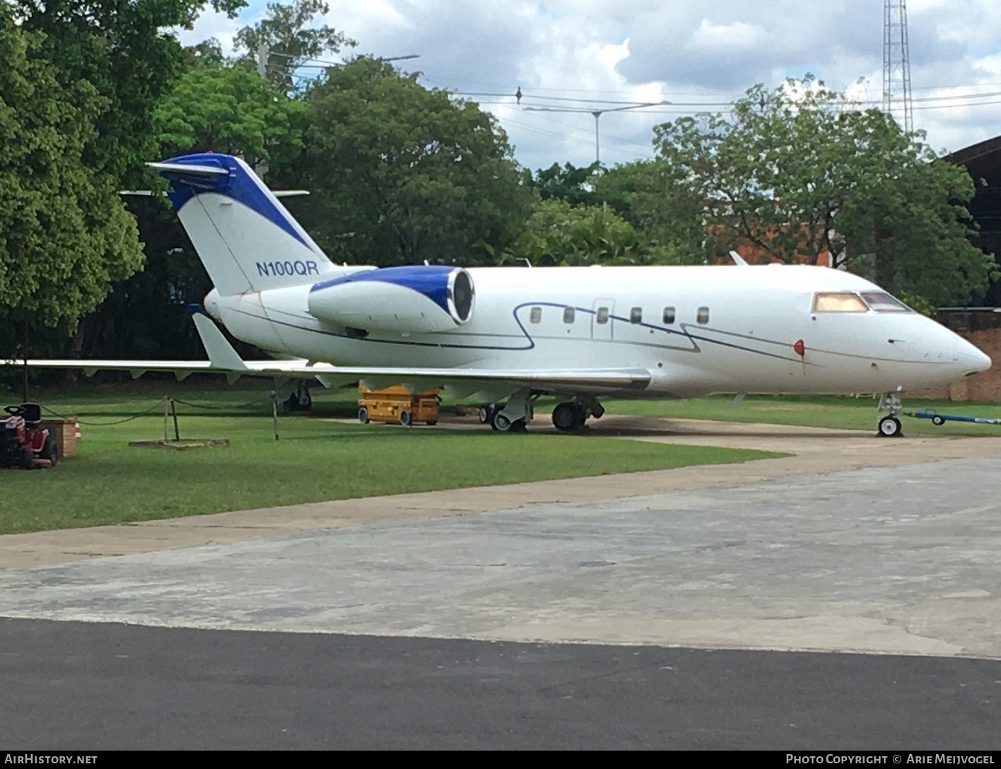 Aircraft Photo of N100QR | Canadair Challenger 600S (CL-600-1A11) | AirHistory.net #295256