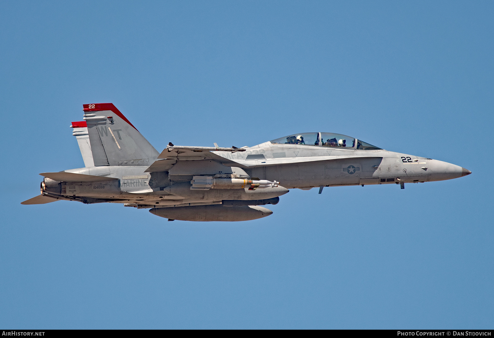 Aircraft Photo of 164688 | McDonnell Douglas F/A-18D Hornet | USA - Marines | AirHistory.net #295264