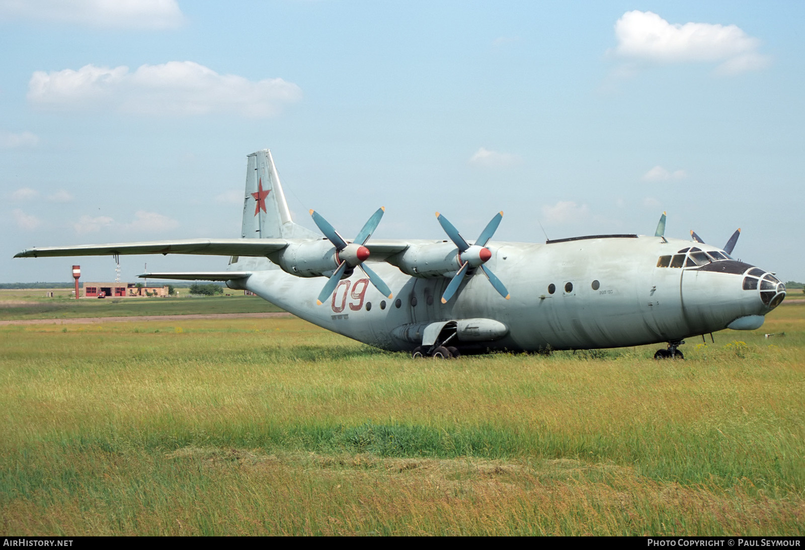 Aircraft Photo of 09 red | Antonov An-12 | AirHistory.net #295416
