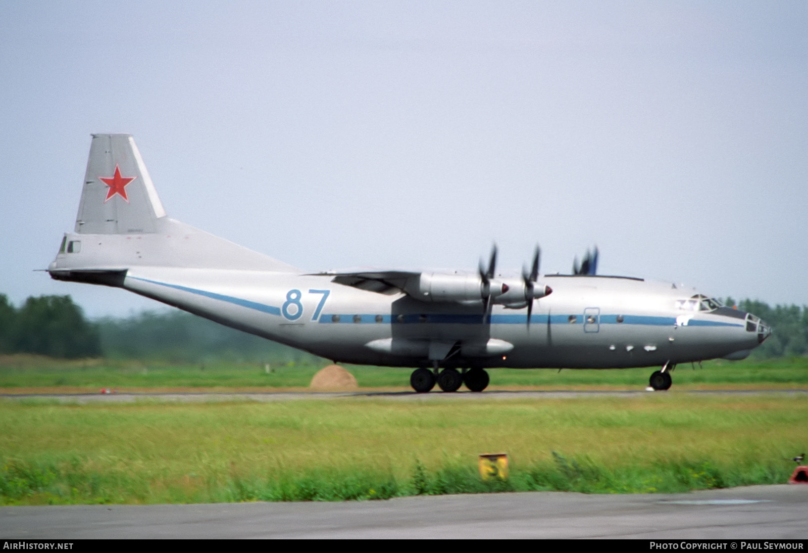 Aircraft Photo of 87 blue | Antonov An-12 | Russia - Air Force | AirHistory.net #295442