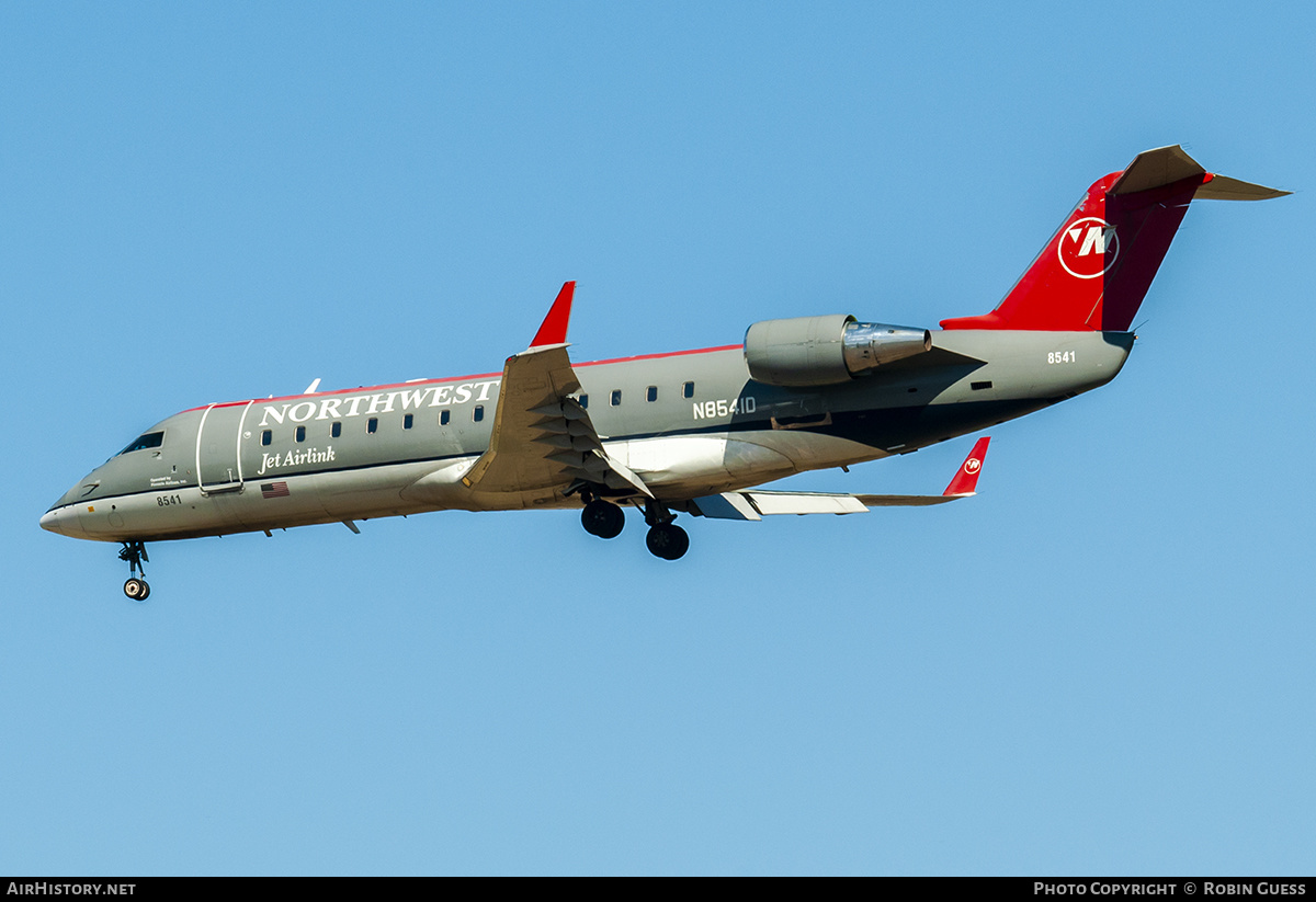 Aircraft Photo of N8541D | Bombardier CRJ-200ER (CL-600-2B19) | Northwest Jet Airlink | AirHistory.net #296116