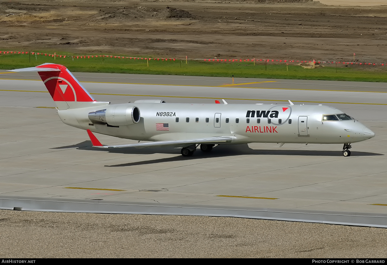 Aircraft Photo of N8982A | Bombardier CRJ-200LR (CL-600-2B19) | NWA Airlink | AirHistory.net #296126