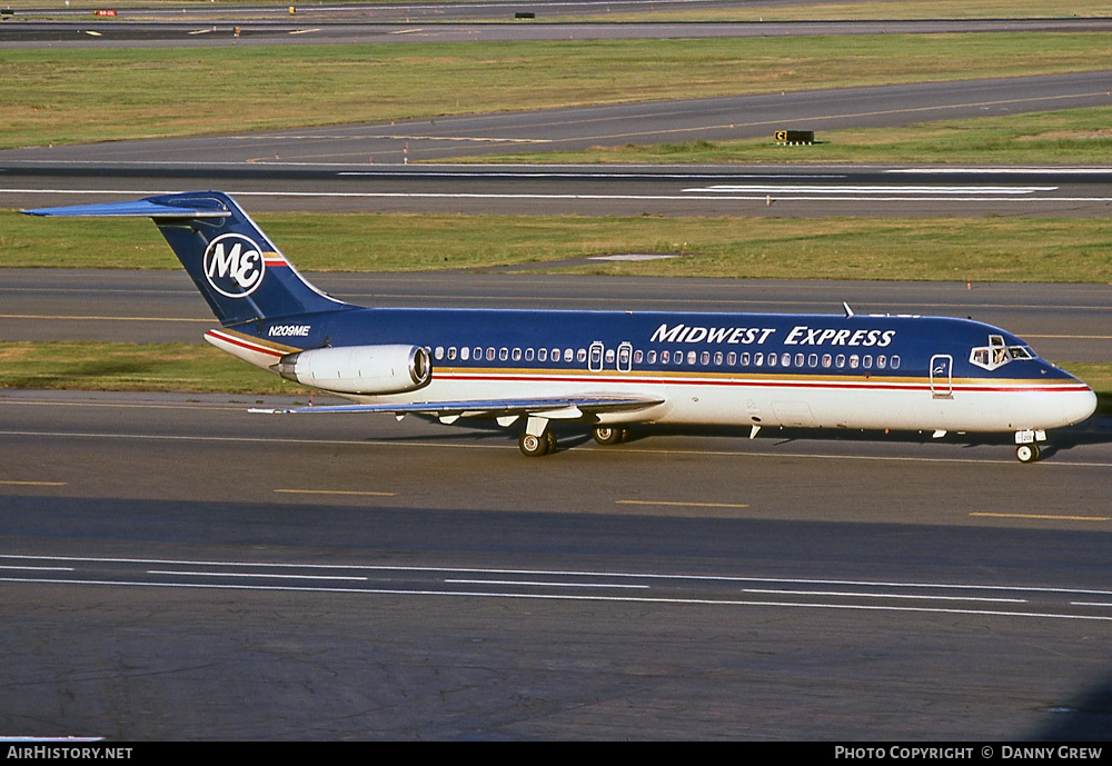 Aircraft Photo of N209ME | McDonnell Douglas DC-9-32 | Midwest Express Airlines | AirHistory.net #296274