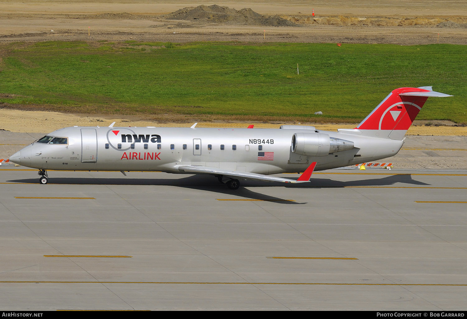 Aircraft Photo of N8944B | Bombardier CRJ-200LR (CL-600-2B19) | NWA Airlink | AirHistory.net #296304