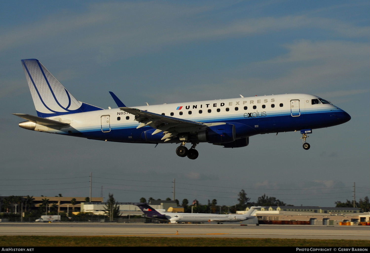 Aircraft Photo of N857RW | Embraer 170SE (ERJ-170-100SE) | United Express | AirHistory.net #296378