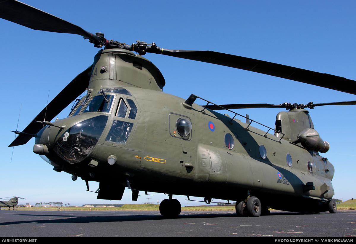 Aircraft Photo of ZA670 | Boeing Chinook HC2 (352) | UK - Air Force | AirHistory.net #296531