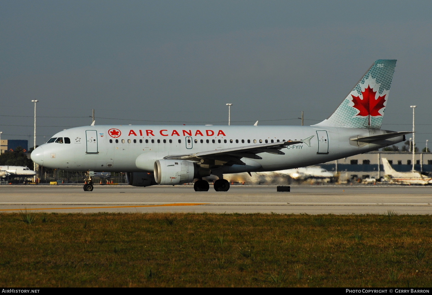 Aircraft Photo of C-FYIY | Airbus A319-114 | Air Canada | AirHistory.net #296633