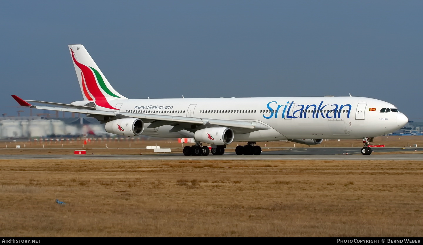 Aircraft Photo of 4R-ADE | Airbus A340-312 | SriLankan Airlines | AirHistory.net #296636
