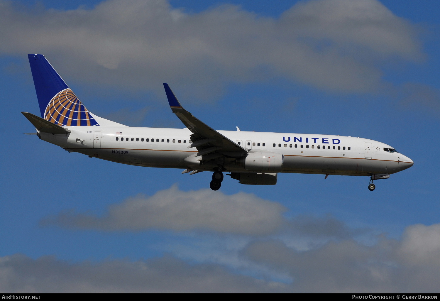 Aircraft Photo of N33209 | Boeing 737-824 | United Airlines | AirHistory.net #296658