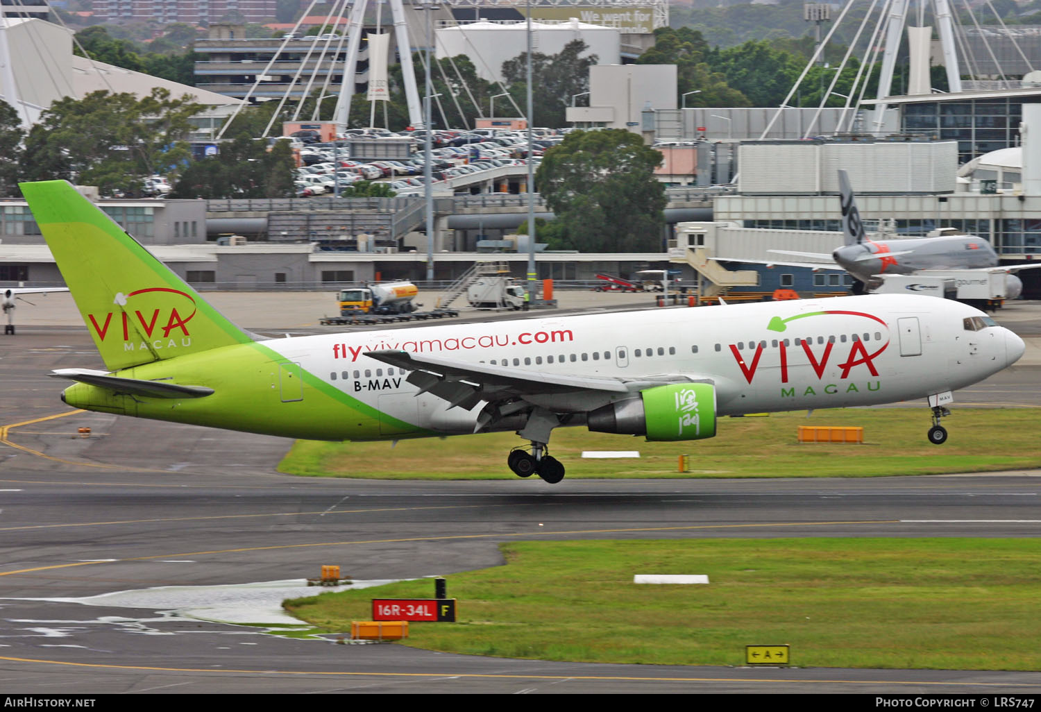 Aircraft Photo of B-MAV | Boeing 767-284/ER | Viva Macau Airlines | AirHistory.net #296713