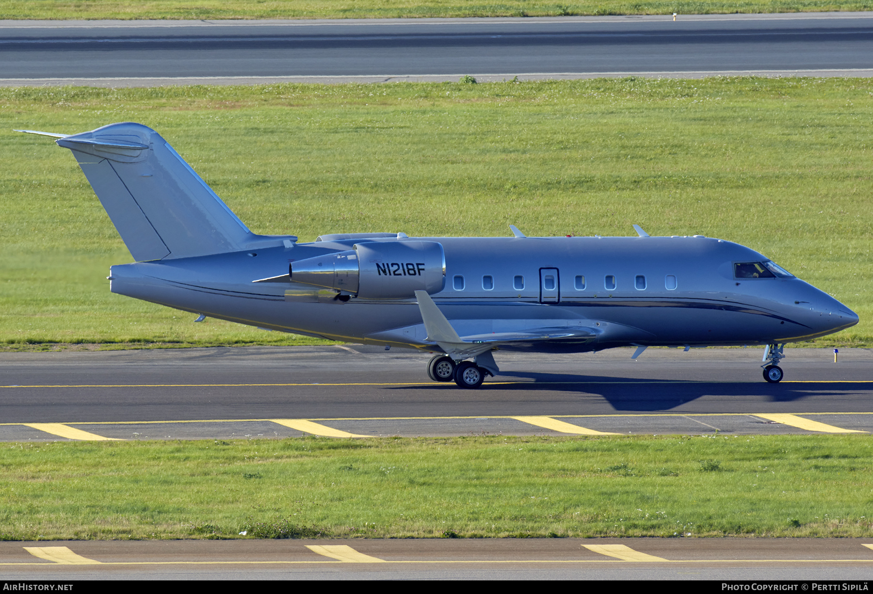 Aircraft Photo of N1218F | Bombardier Challenger 604 (CL-600-2B16) | AirHistory.net #296872