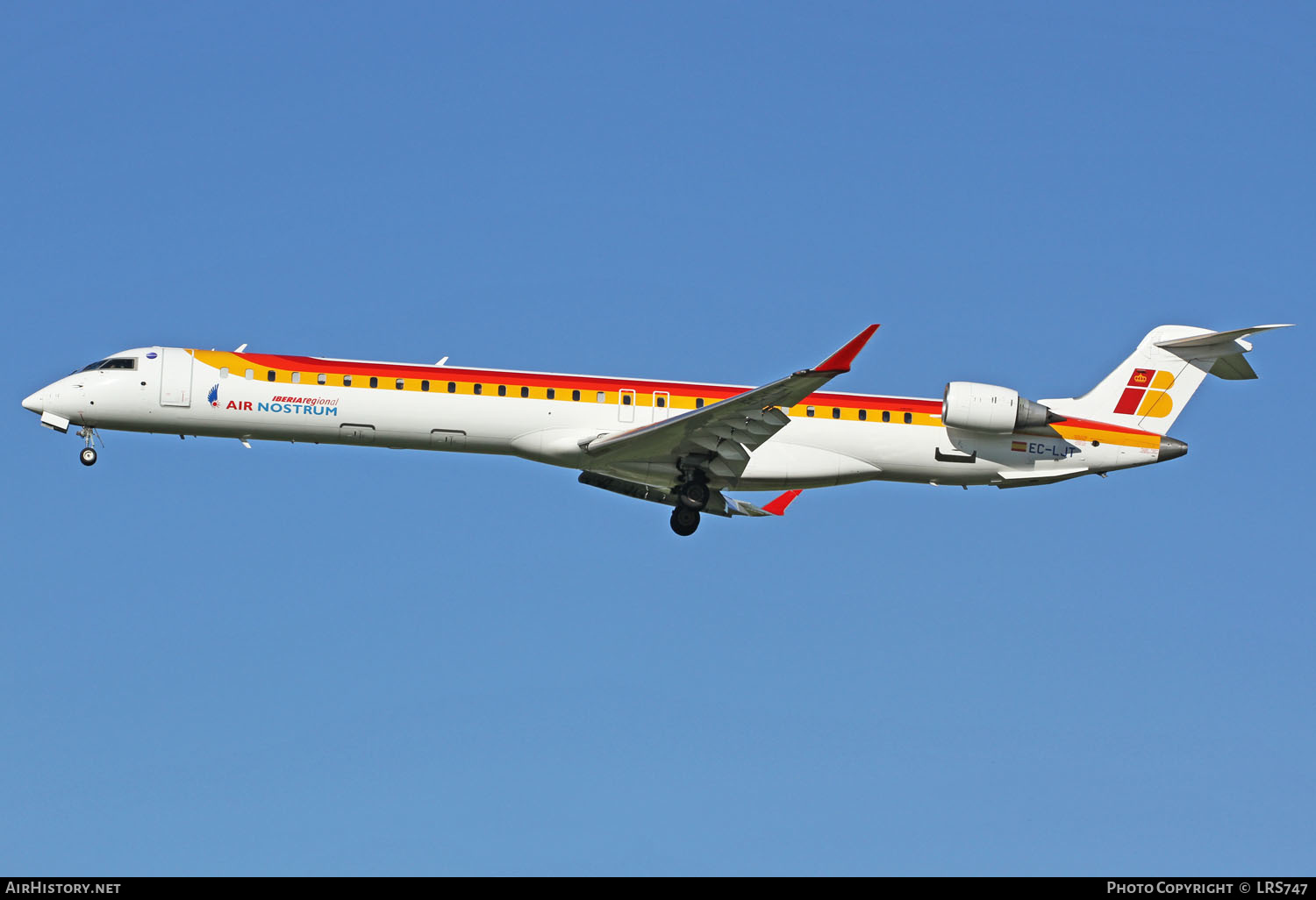 Aircraft Photo of EC-LJT | Bombardier CRJ-1000 (CL-600-2E25) | Air Nostrum | AirHistory.net #296926