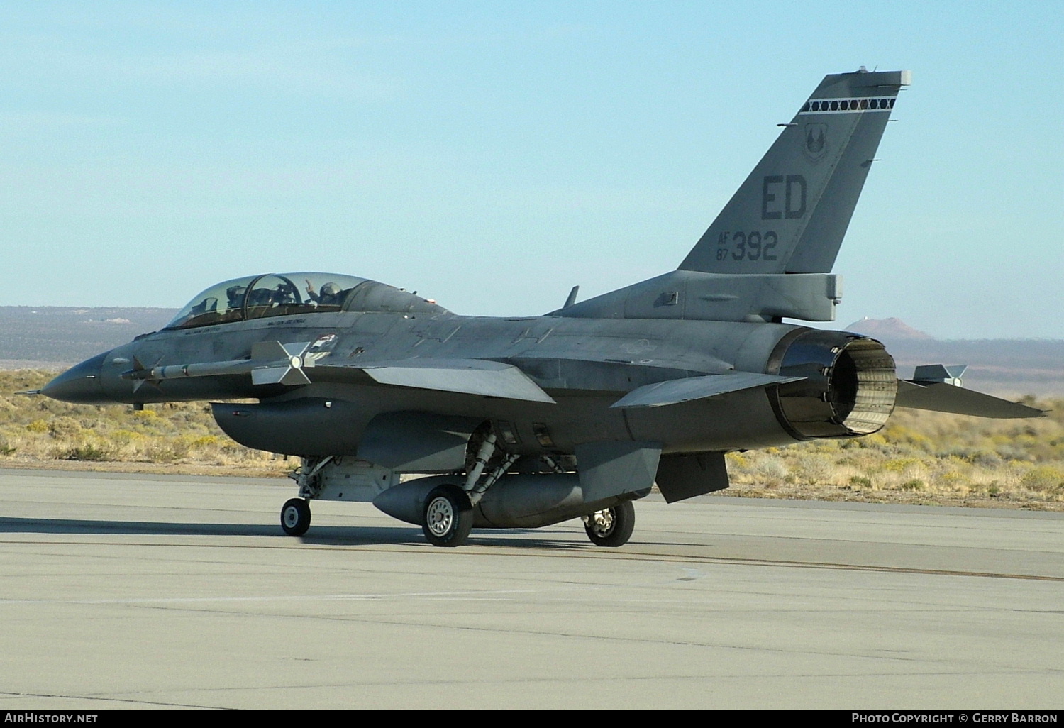 Aircraft Photo of 87-0392 / AF87-392 | General Dynamics F-16DM Fighting Falcon | USA - Air Force | AirHistory.net #296989