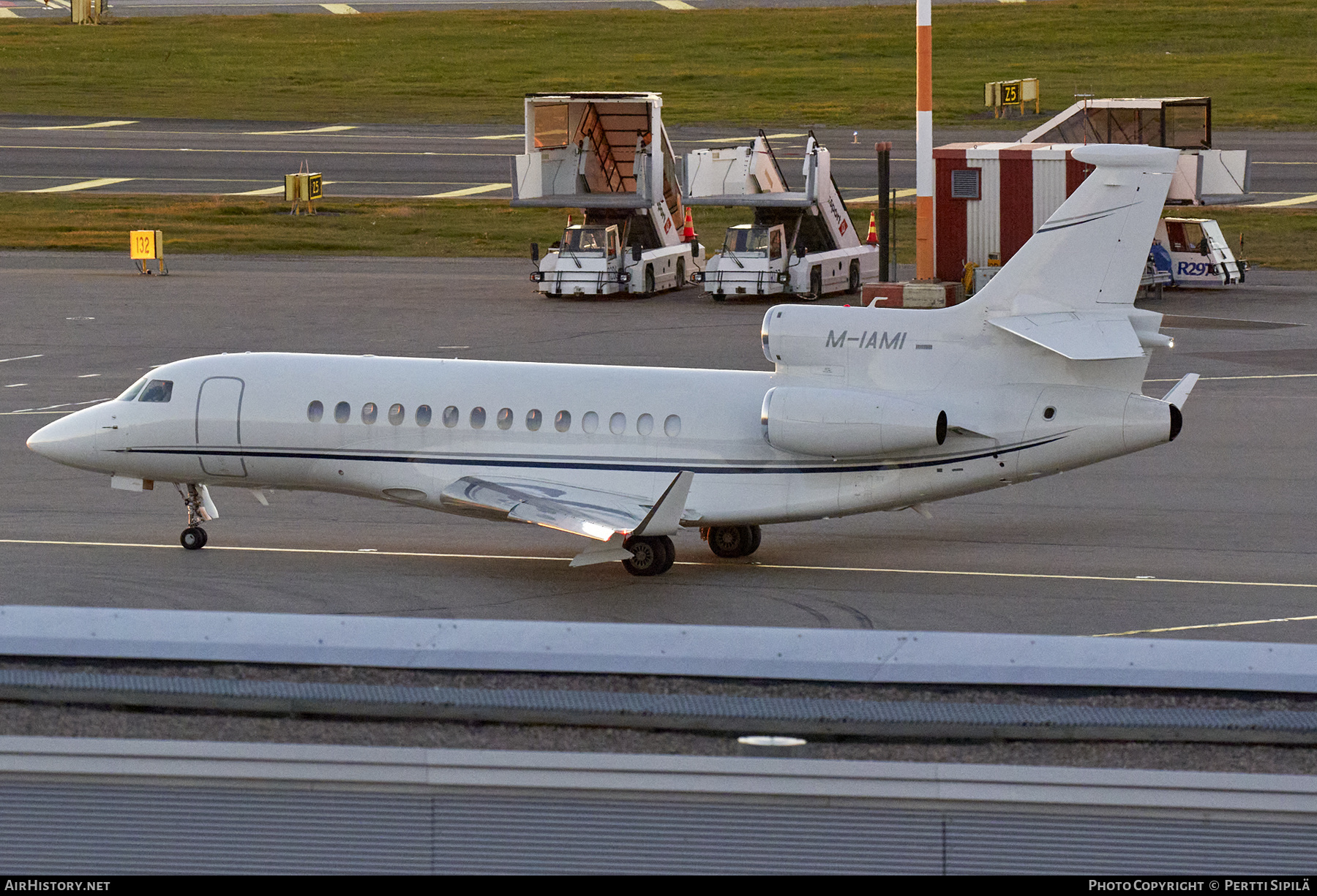 Aircraft Photo of M-IAMI | Dassault Falcon 7X | AirHistory.net #296997