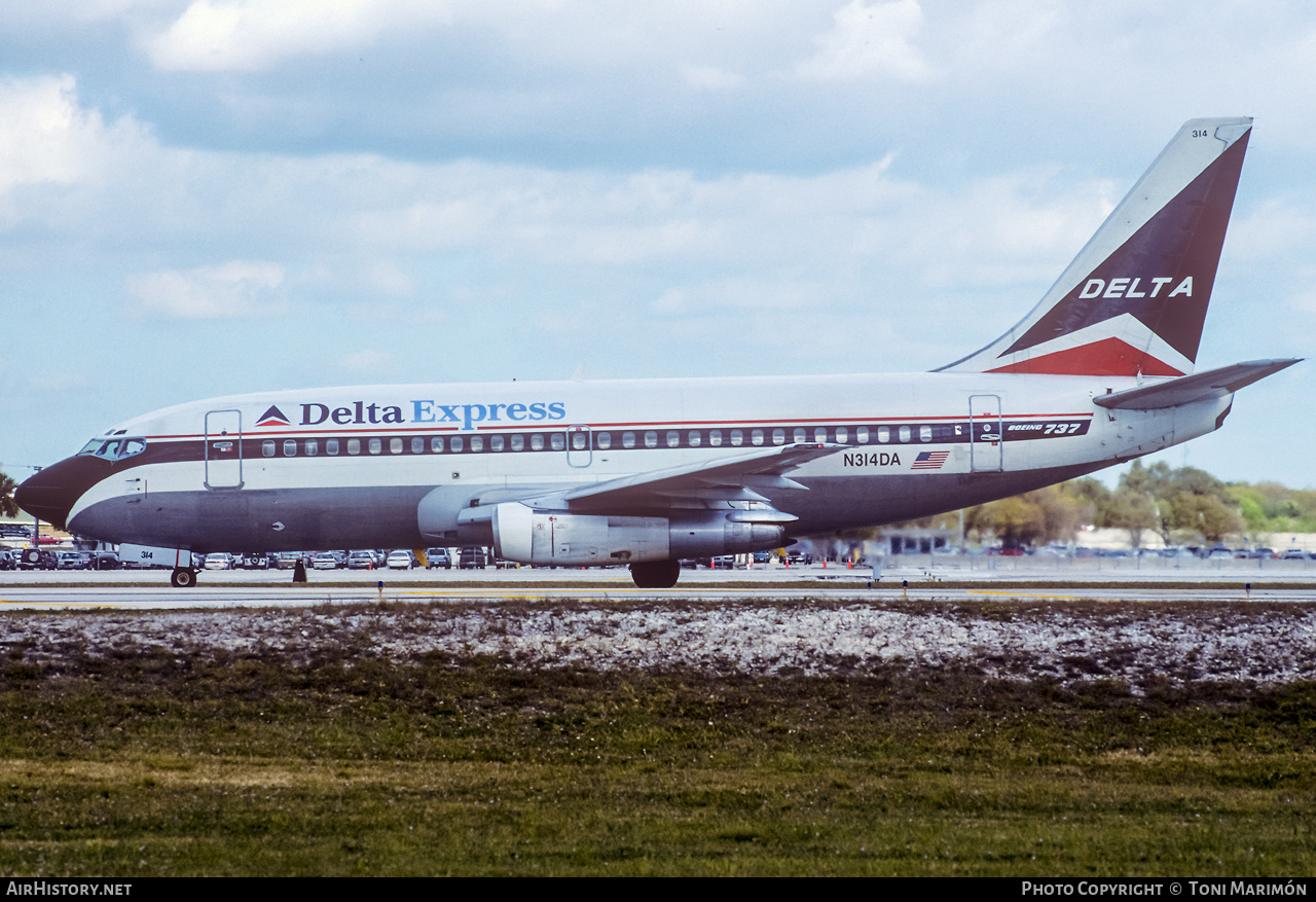 Aircraft Photo of N314DA | Boeing 737-232/Adv | Delta Express | AirHistory.net #296999
