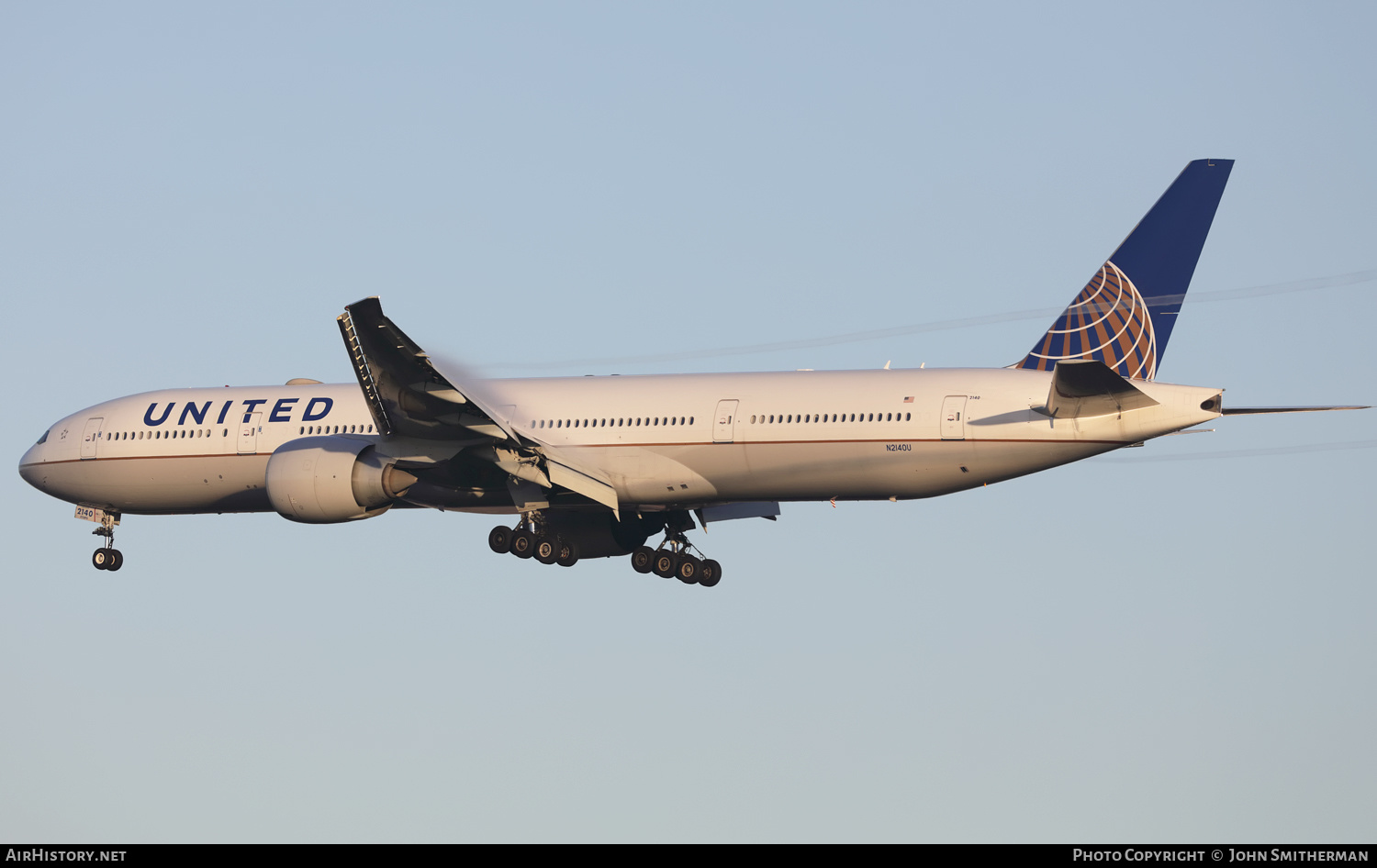 Aircraft Photo of N2140U | Boeing 777-300/ER | United Airlines | AirHistory.net #297082