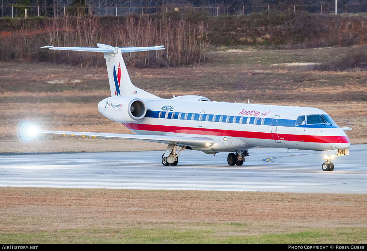 Aircraft Photo of N695AE | Embraer ERJ-145LR (EMB-145LR) | American Eagle | AirHistory.net #297202