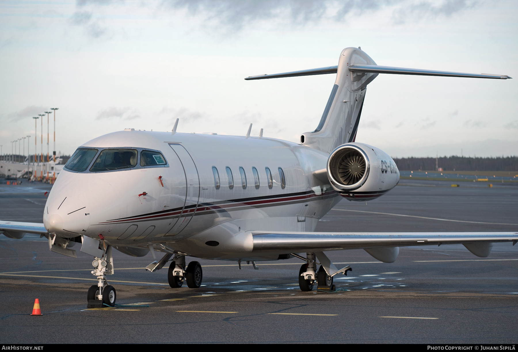Aircraft Photo of CS-CHB | Bombardier Challenger 350 (BD-100-1A10) | AirHistory.net #297439