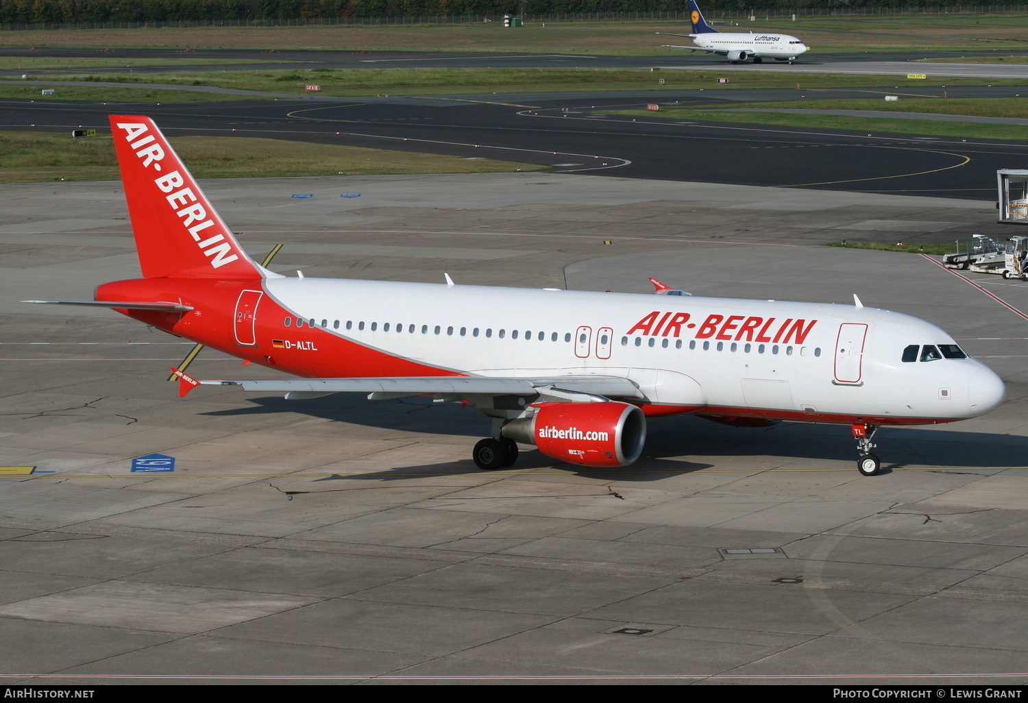 Aircraft Photo of D-ALTL | Airbus A320-214 | Air Berlin | AirHistory.net #297645