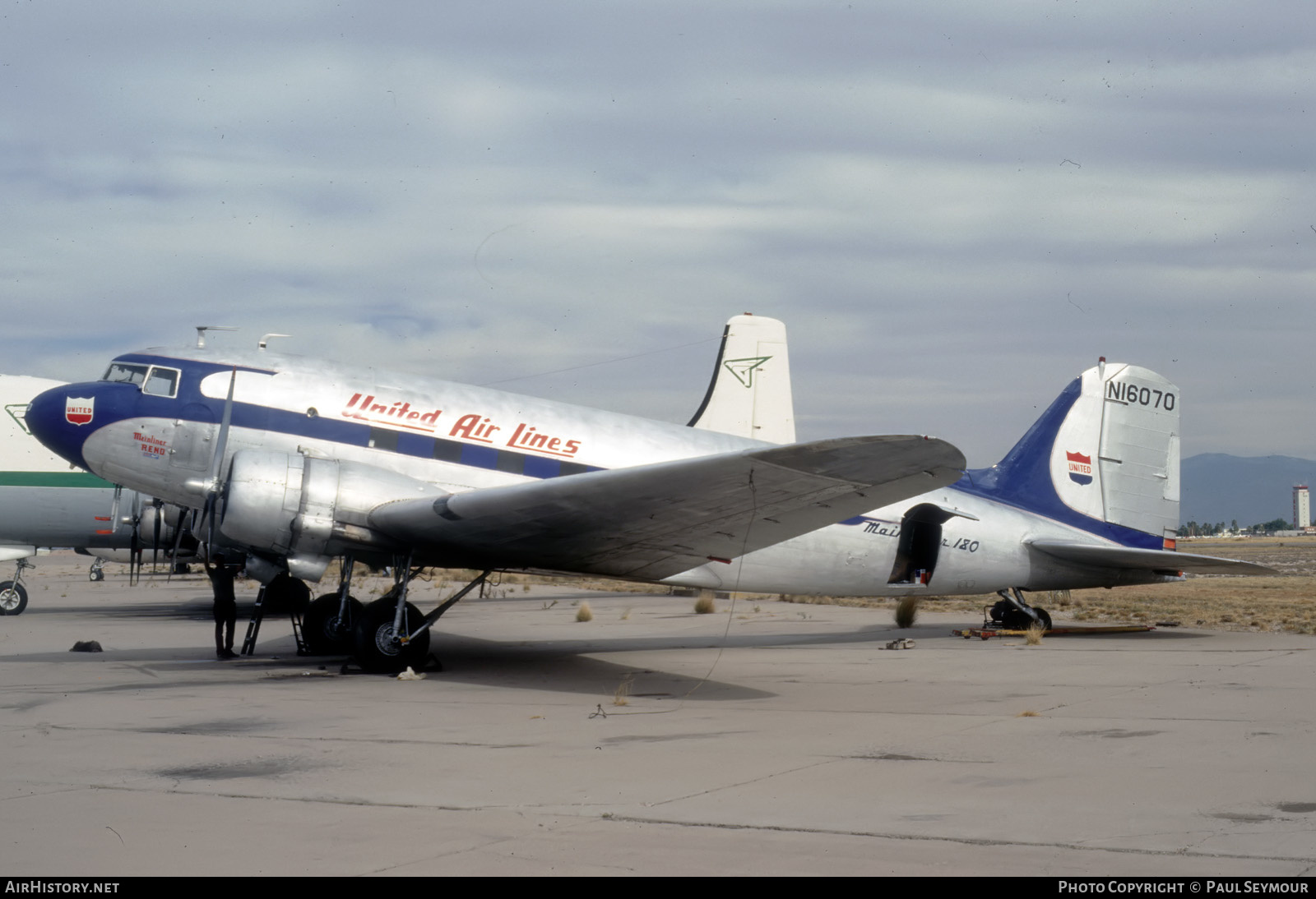 Aircraft Photo of N16070 | Douglas DC-3A-197 | United Air Lines | AirHistory.net #297803