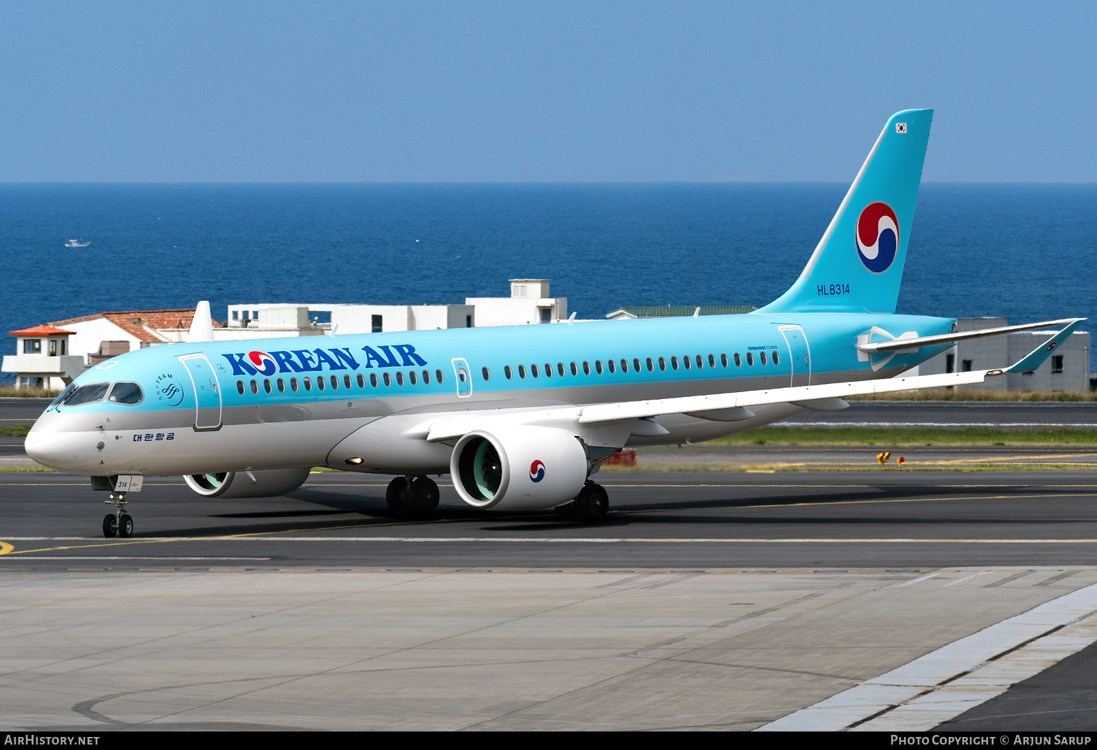 Aircraft Photo of HL8314 | Airbus A220-371 (BD-500-1A11) | Korean Air | AirHistory.net #297808