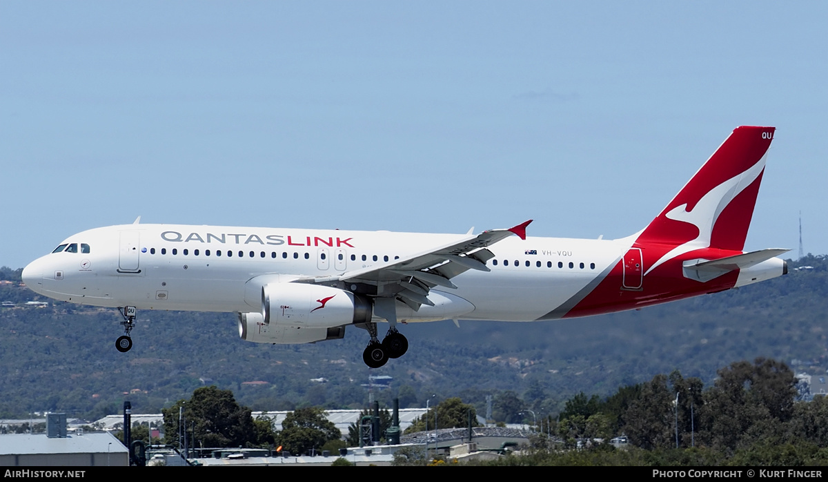 Aircraft Photo of VH-VQU | Airbus A320-232 | QantasLink | AirHistory.net #297925