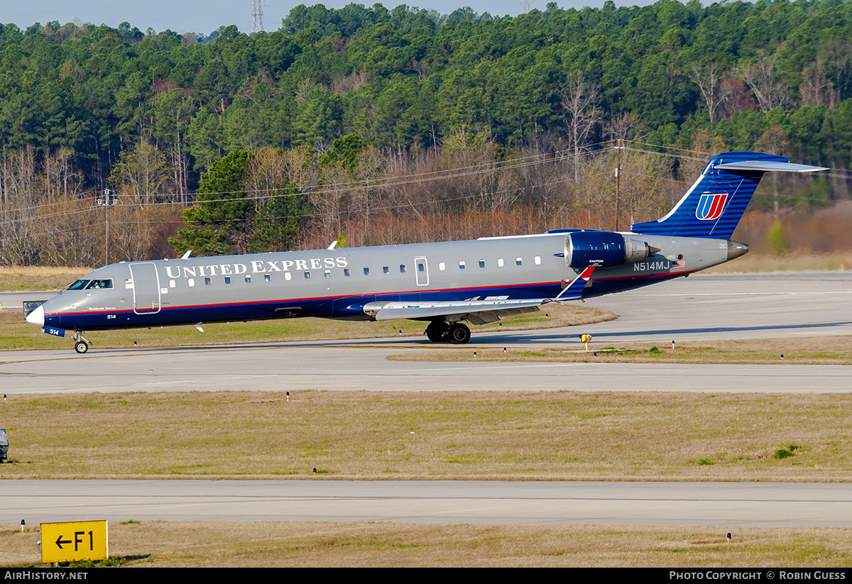 Aircraft Photo of N514MJ | Bombardier CRJ-701ER (CL-600-2C10) | United Express | AirHistory.net #297948