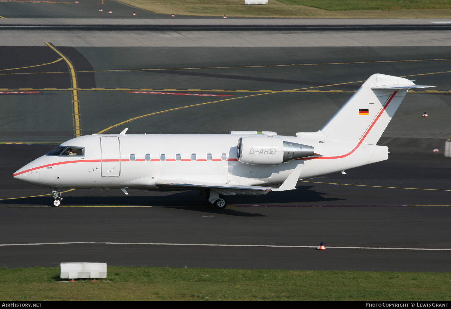 Aircraft Photo of D-AHEI | Bombardier Challenger 604 (CL-600-2B16) | AirHistory.net #298120