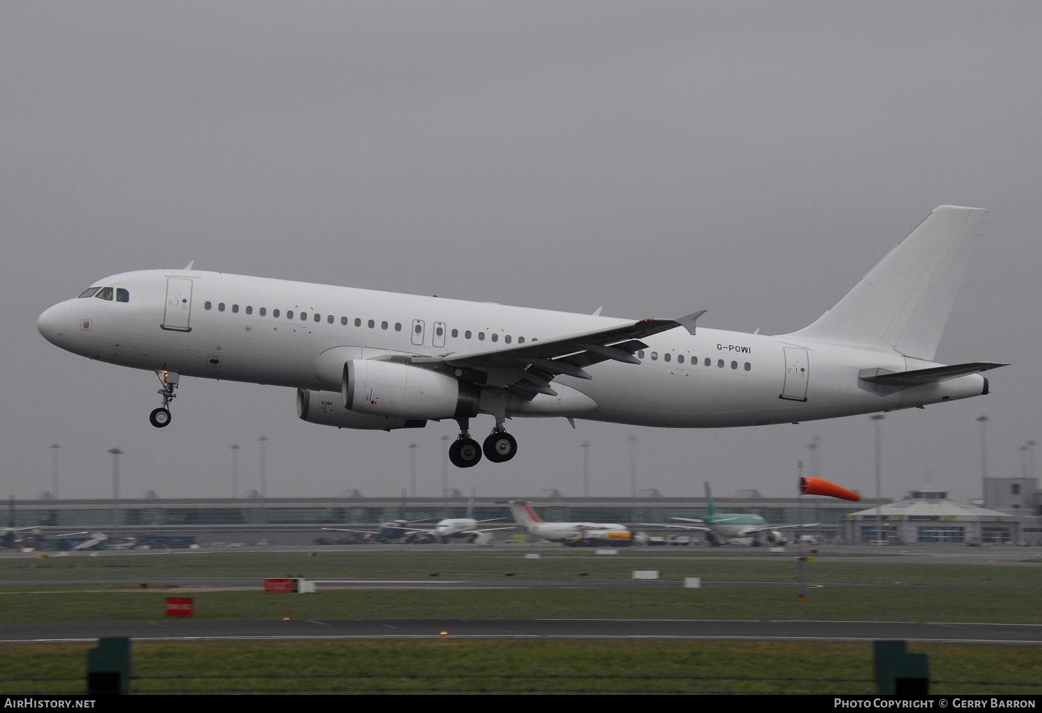 Aircraft Photo of G-POWI | Airbus A320-233 | AirHistory.net #298260