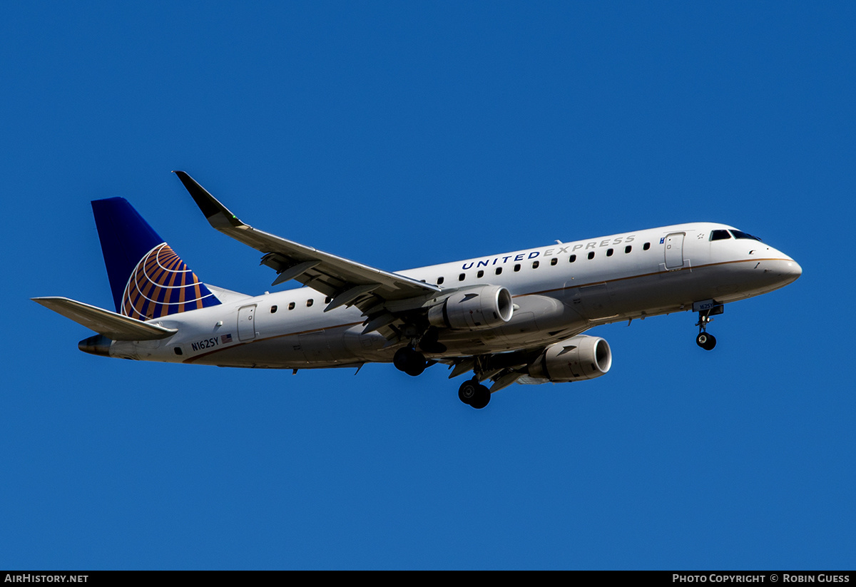 Aircraft Photo of N162SY | Embraer 175LR (ERJ-170-200LR) | United Express | AirHistory.net #298352