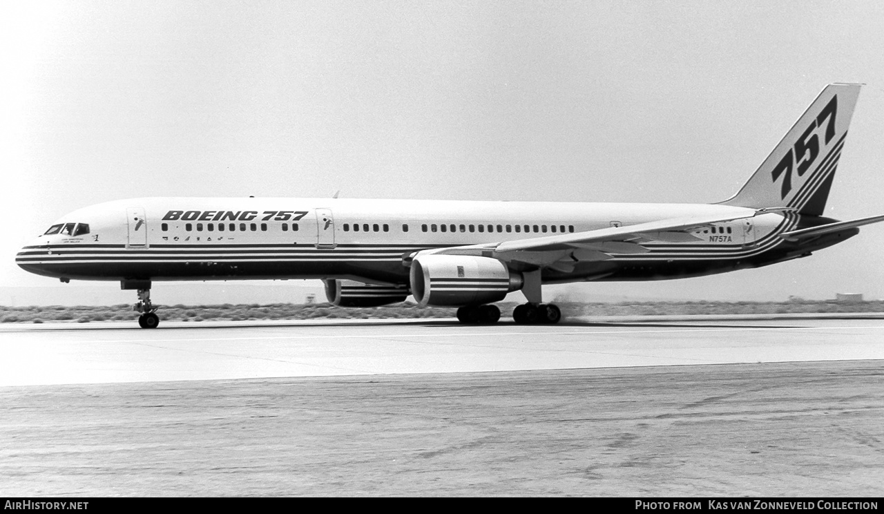 Aircraft Photo of N757A | Boeing 757-200 | Boeing | AirHistory.net #298535