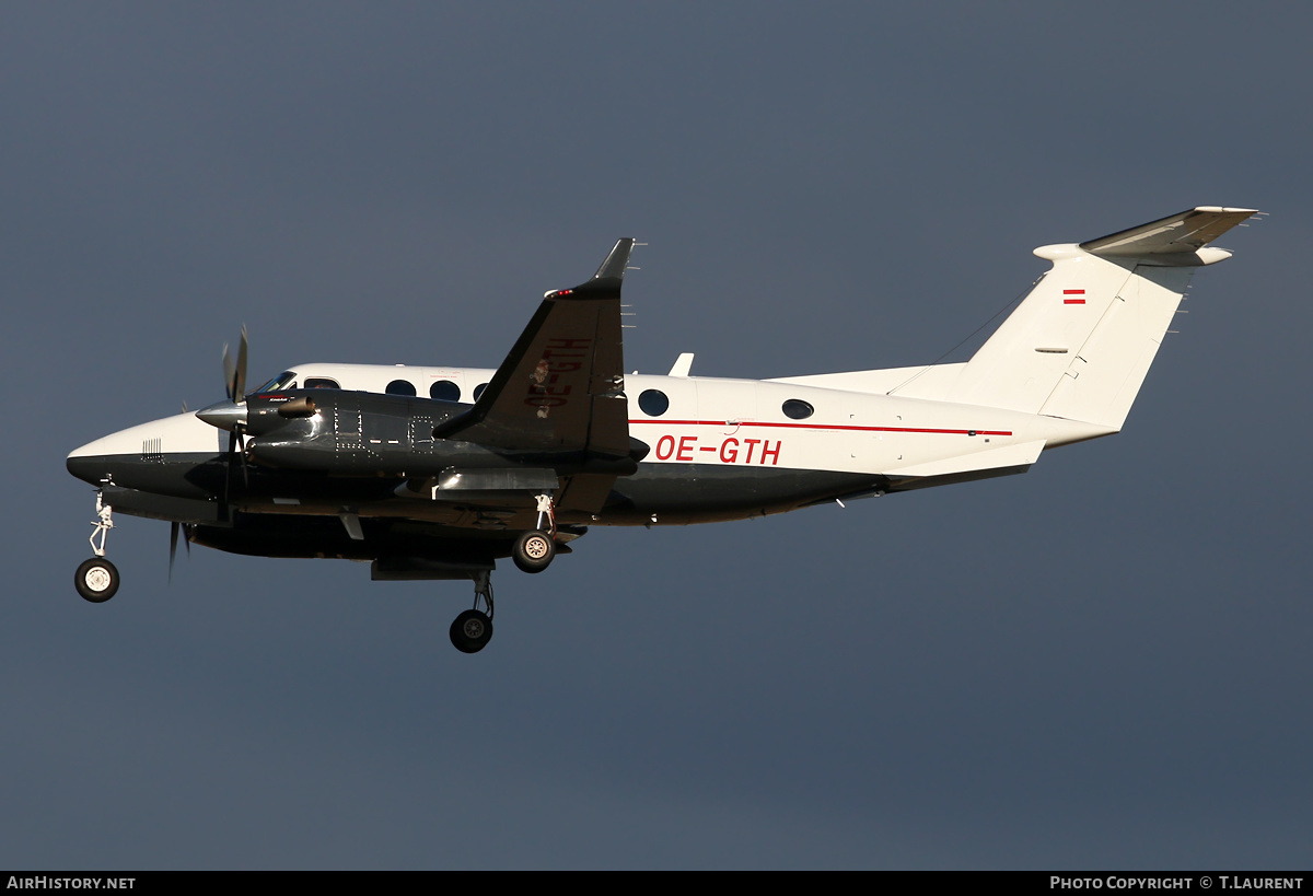 Aircraft Photo of OE-GTH | Hawker Beechcraft 350 King Air (B300) | AirHistory.net #298536