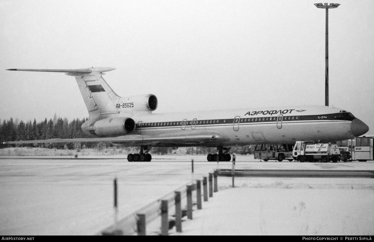 Aircraft Photo of RA-85625 | Tupolev Tu-154M | Aeroflot | AirHistory.net #298549