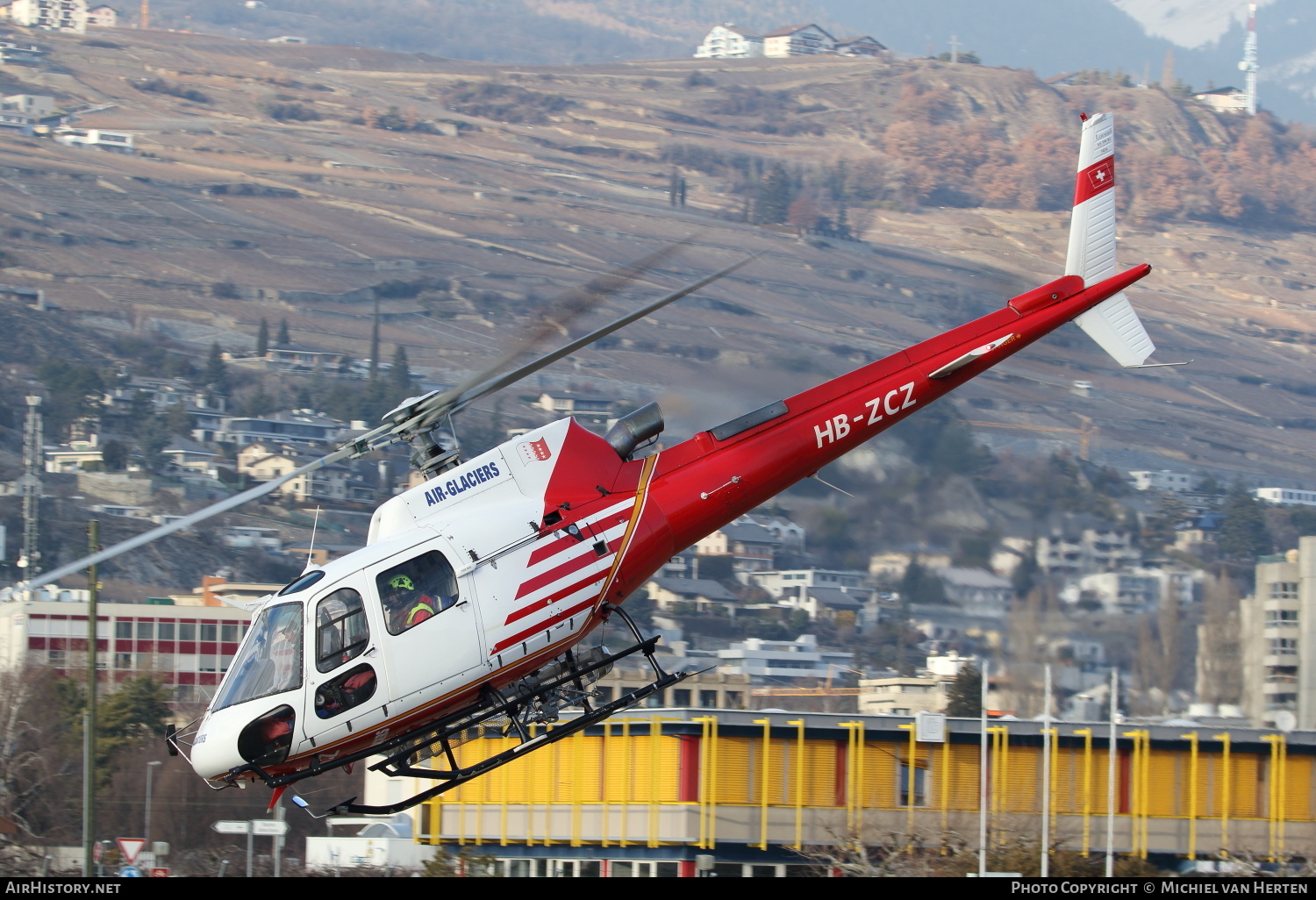 Aircraft Photo of HB-ZCZ | Eurocopter AS-350B-3 Ecureuil | Air Glaciers | AirHistory.net #298559