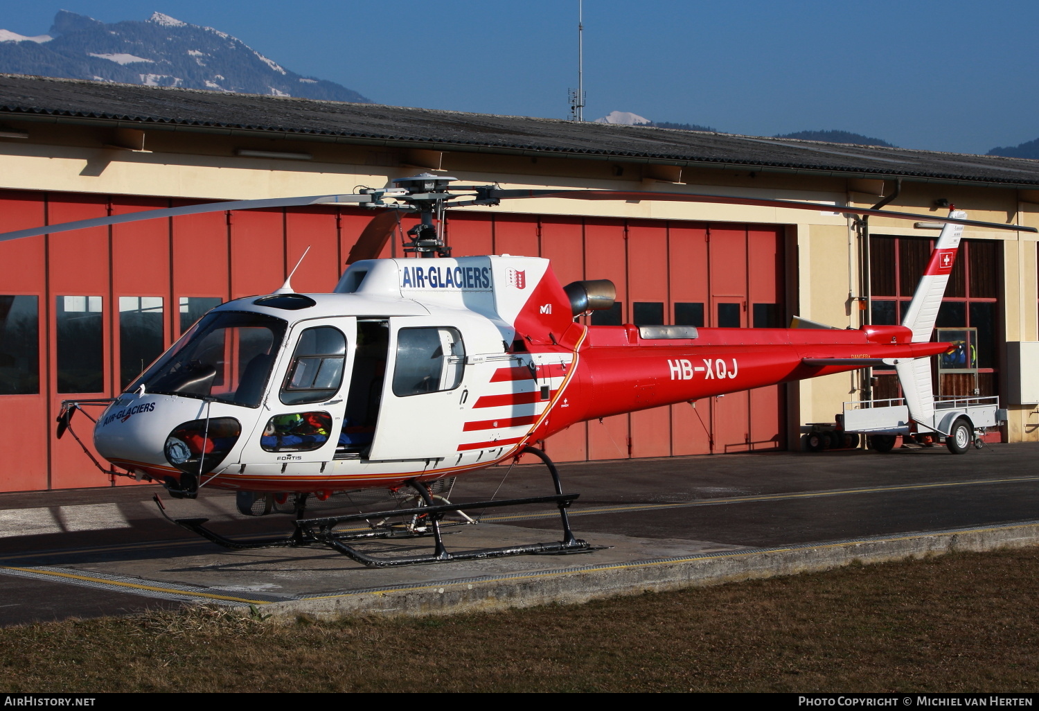 Aircraft Photo of HB-XQJ | Aerospatiale AS-350B-3 Ecureuil | Air Glaciers | AirHistory.net #298585