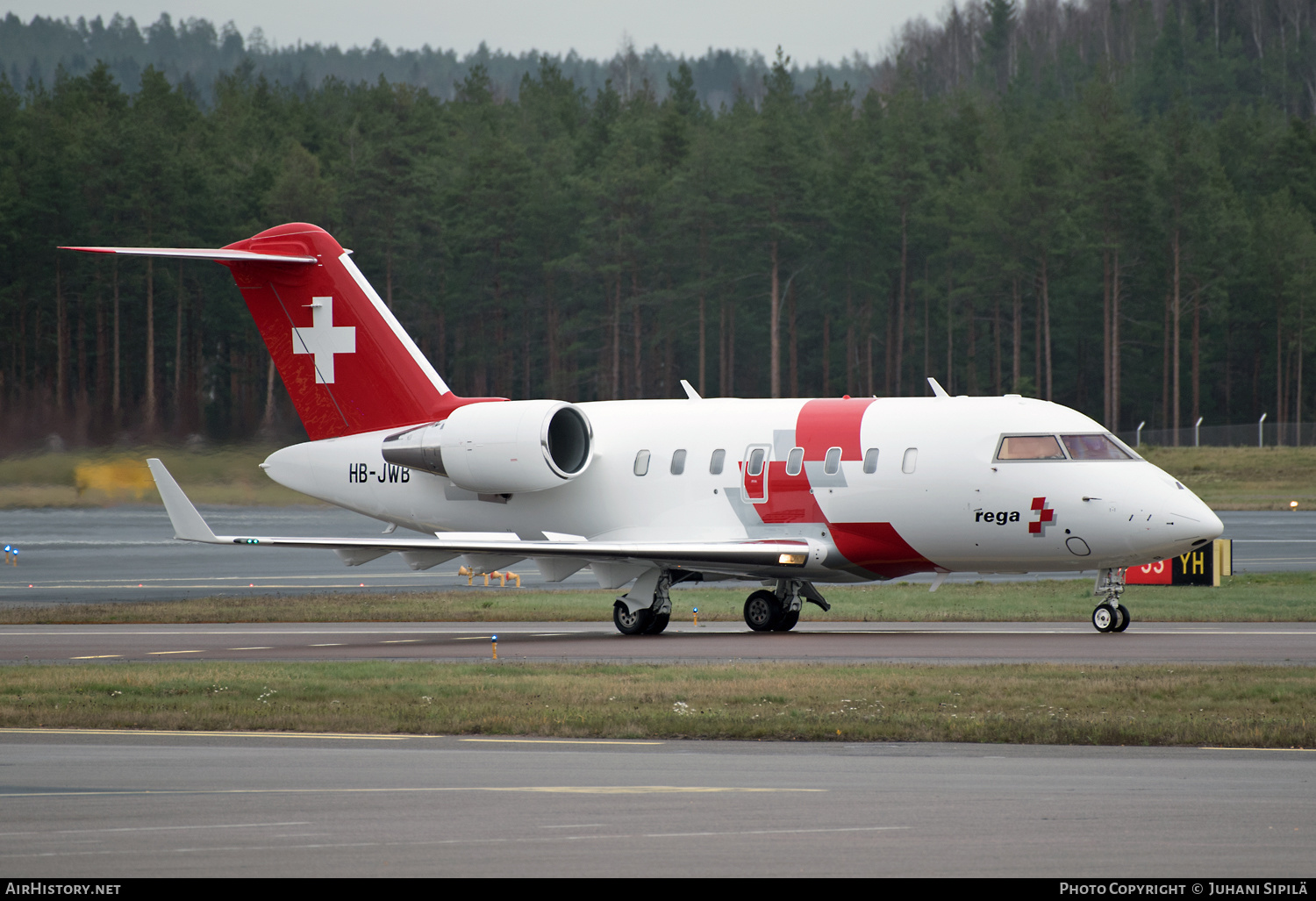 Aircraft Photo of HB-JWB | Bombardier Challenger 650 (CL-600-2B16) | REGA - Swiss Air Ambulance | AirHistory.net #298599