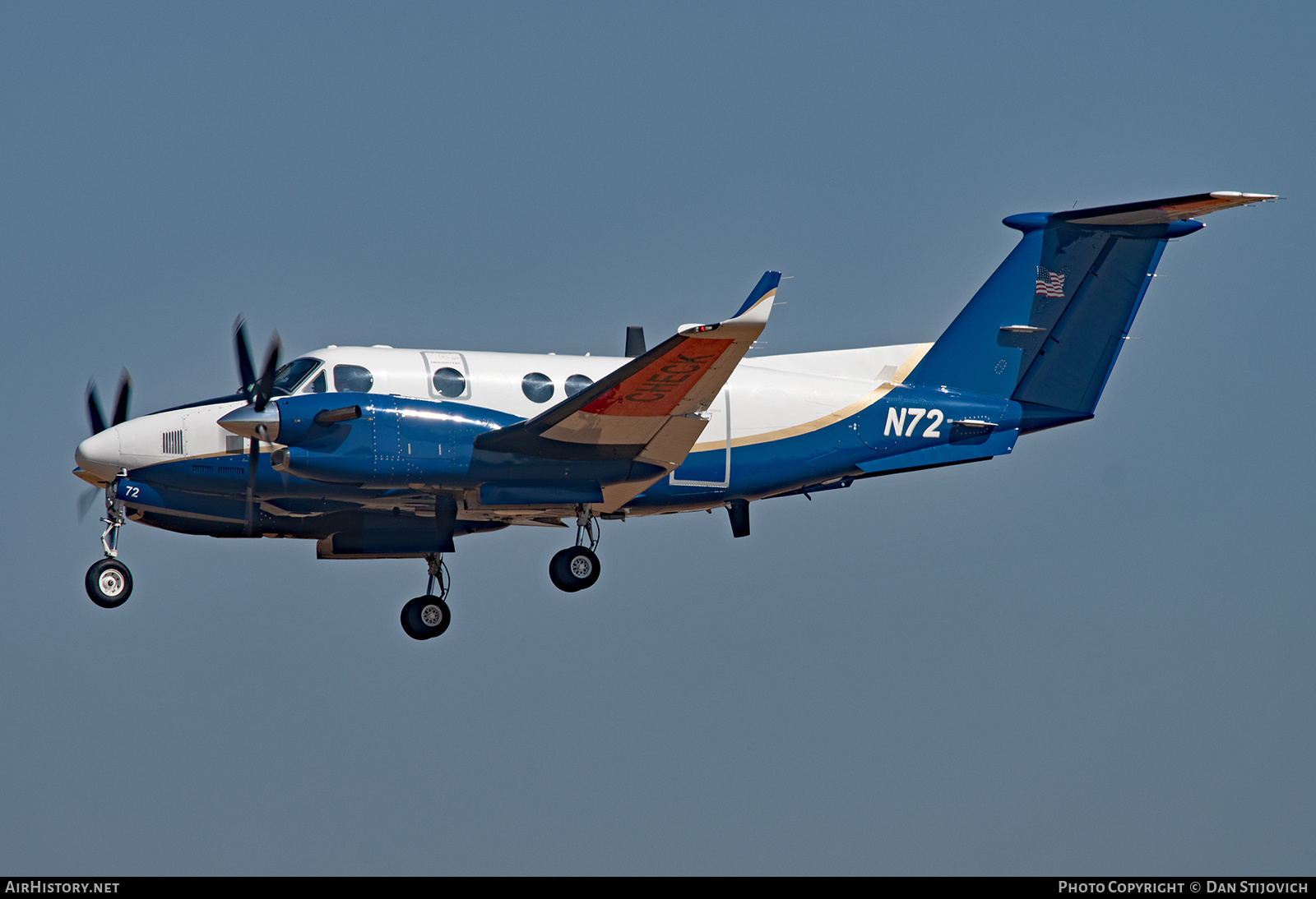 Aircraft Photo of N72 | Beech Super King Air 300 | FAA - Federal Aviation Administration | AirHistory.net #298641