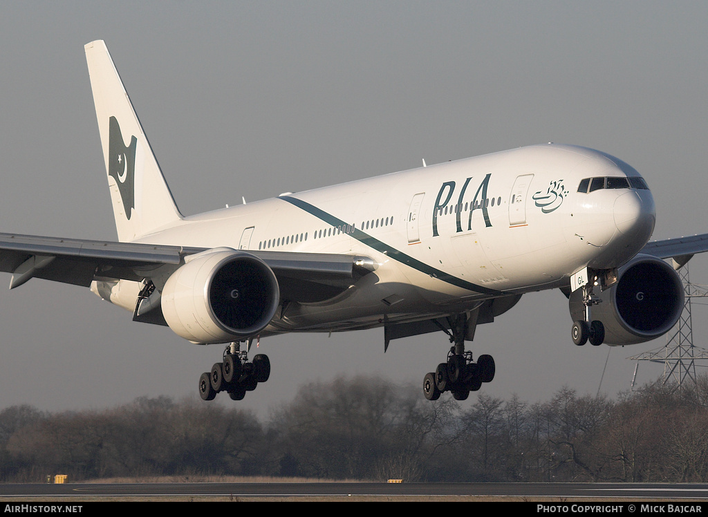 Aircraft Photo of AP-BGL | Boeing 777-240/ER | Pakistan International Airlines - PIA | AirHistory.net #298660