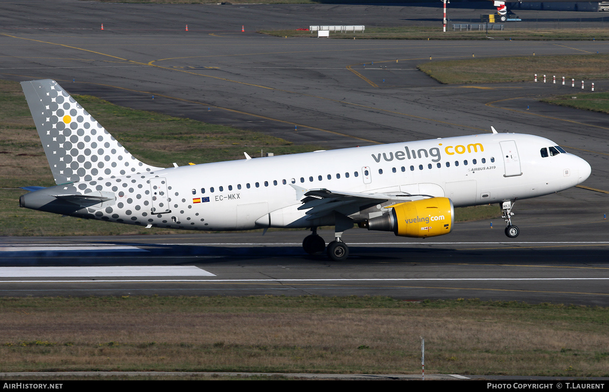 Aircraft Photo of EC-MKX | Airbus A319-111 | Vueling Airlines | AirHistory.net #298669