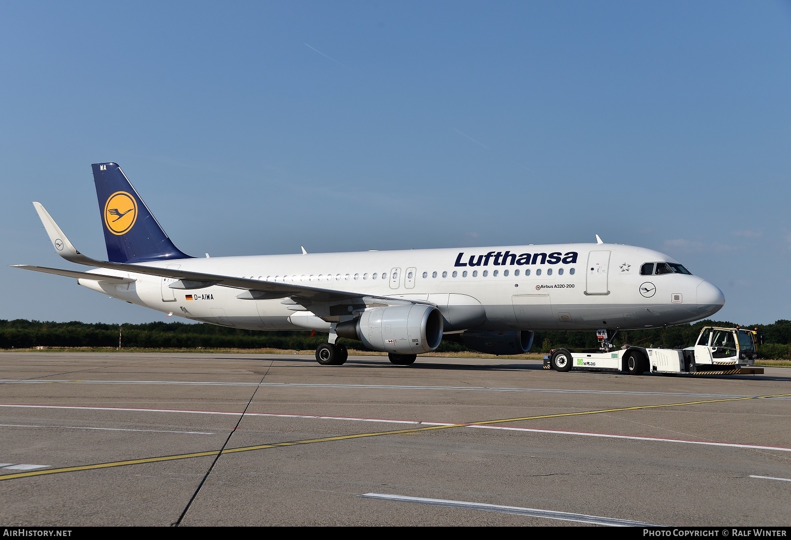 Aircraft Photo of D-AIWA | Airbus A320-214 | Lufthansa | AirHistory.net #298673
