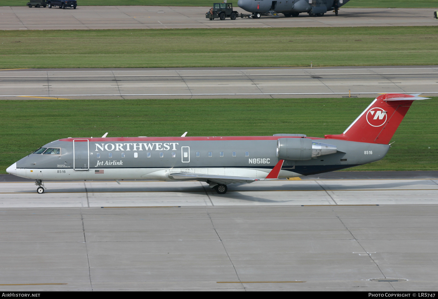Aircraft Photo of N8516C | Bombardier CRJ-200LR (CL-600-2B19) | Northwest Jet Airlink | AirHistory.net #298676