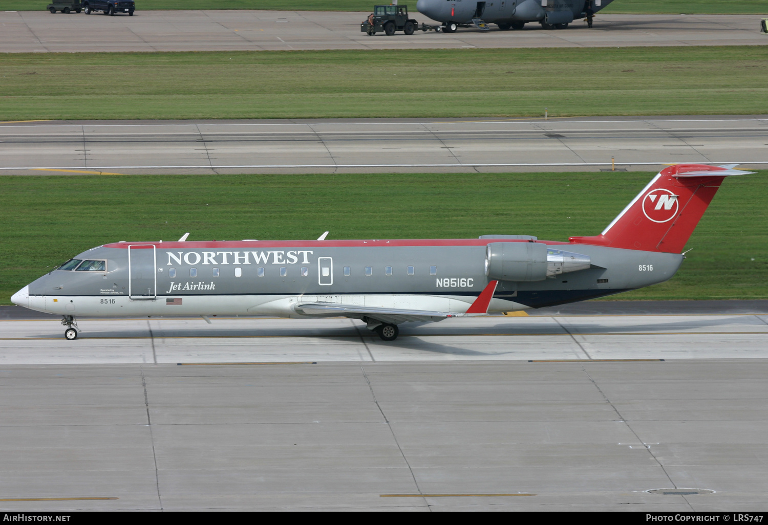 Aircraft Photo of N8516C | Bombardier CRJ-200LR (CL-600-2B19) | Northwest Jet Airlink | AirHistory.net #298676