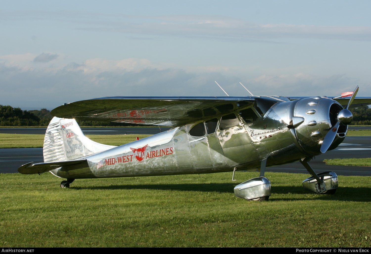 Aircraft Photo of N195RS | Cessna 195A | Mid-West Airlines - MWA | AirHistory.net #298765